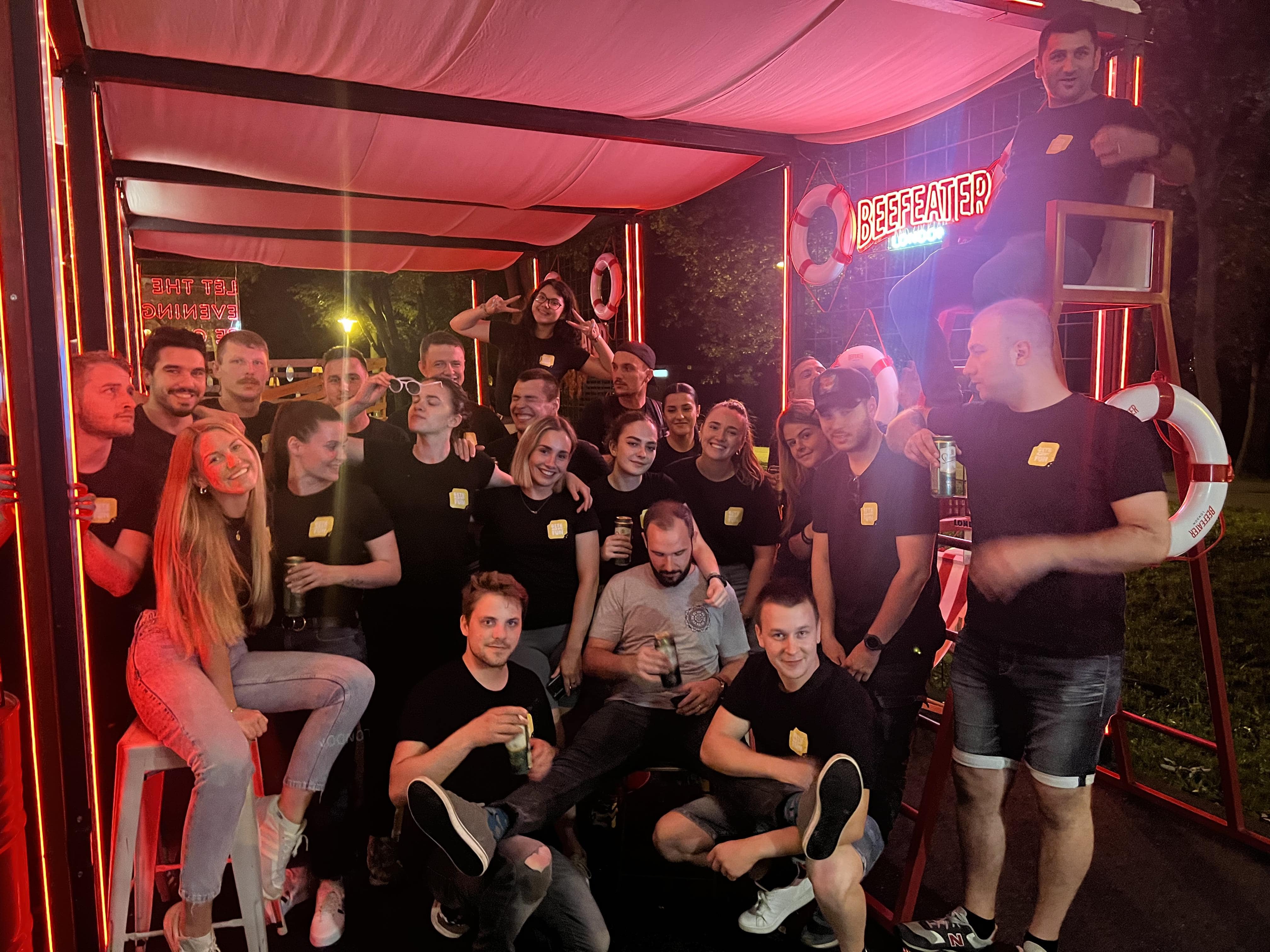 Organiziramo brzinom svjetlosti.